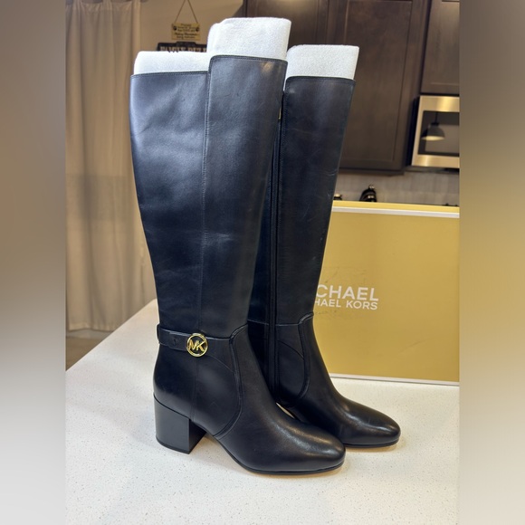 NWOT - Michael Kors Boots - Picture 3 of 6